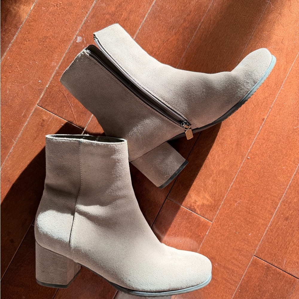 Blondo Taupe Ankle Booties - Picture 1 of 3
